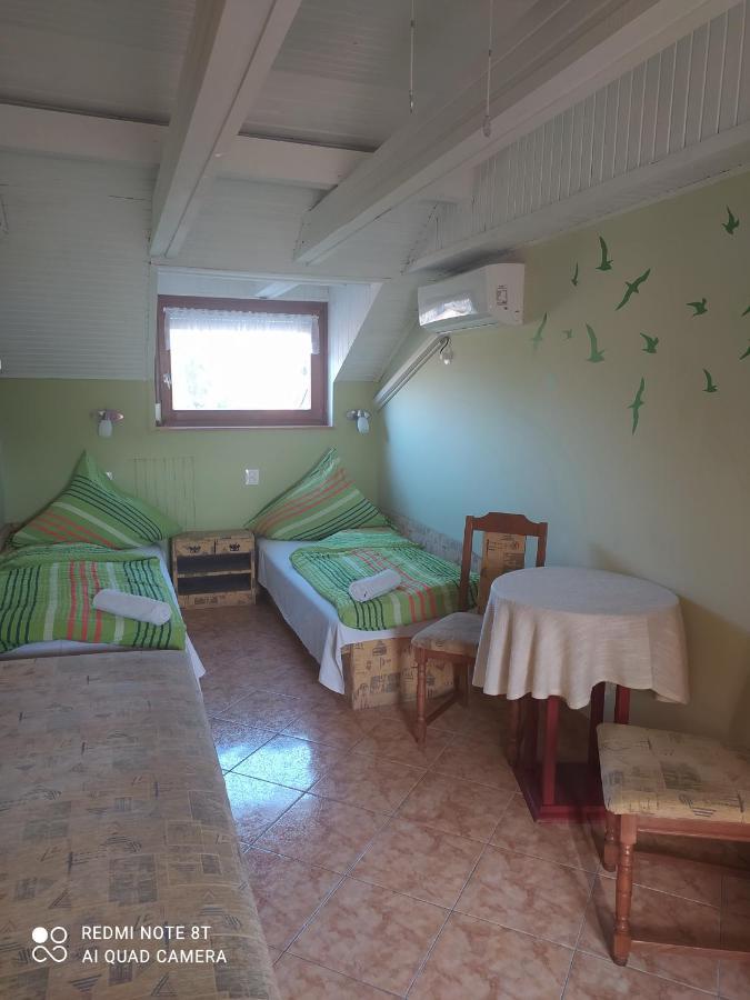 Apartmanhaz Gabriella Harkan Exterior foto