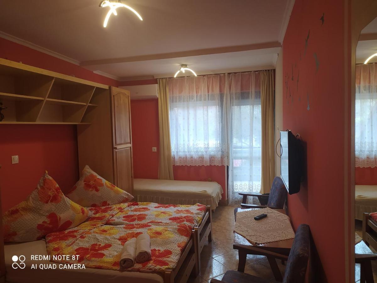 Apartmanhaz Gabriella Harkan Exterior foto