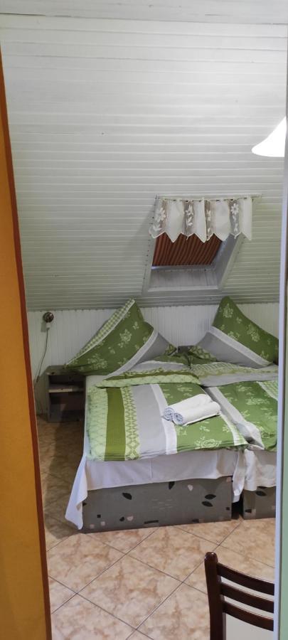 Apartmanhaz Gabriella Harkan Exterior foto