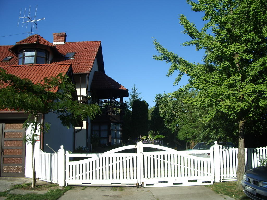 Apartmanhaz Gabriella Harkan Exterior foto